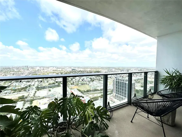 $3,350 | 1600 Northeast 1st Avenue, Unit 3412, Miami, FL 33132