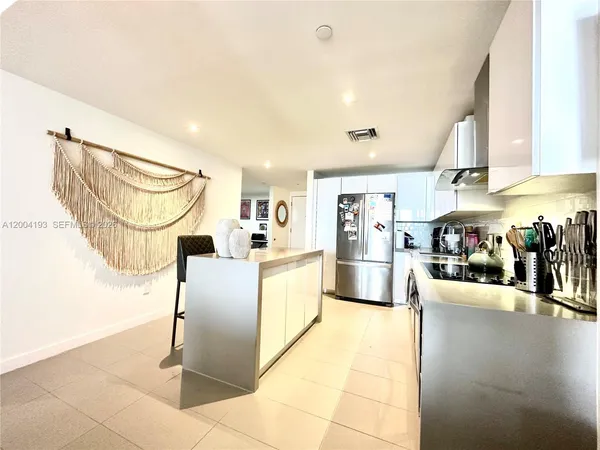 $3,350 | 1600 Northeast 1st Avenue, Unit 3412, Miami, FL 33132