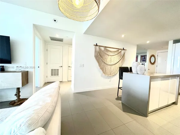 $3,350 | 1600 Northeast 1st Avenue, Unit 3412, Miami, FL 33132