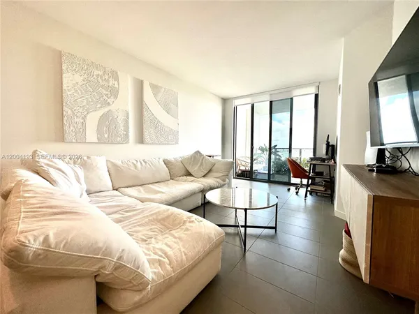 $3,350 | 1600 Northeast 1st Avenue, Unit 3412, Miami, FL 33132