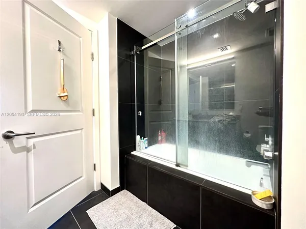 $3,350 | 1600 Northeast 1st Avenue, Unit 3412, Miami, FL 33132