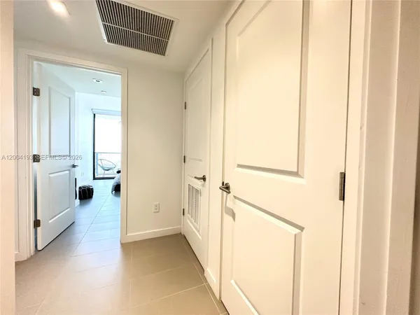 $3,350 | 1600 Northeast 1st Avenue, Unit 3412, Miami, FL 33132