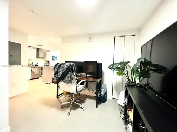 $3,350 | 1600 Northeast 1st Avenue, Unit 3412, Miami, FL 33132