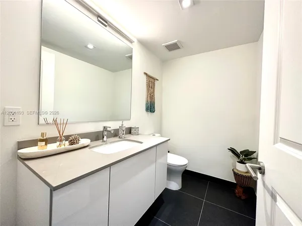 $3,350 | 1600 Northeast 1st Avenue, Unit 3412, Miami, FL 33132