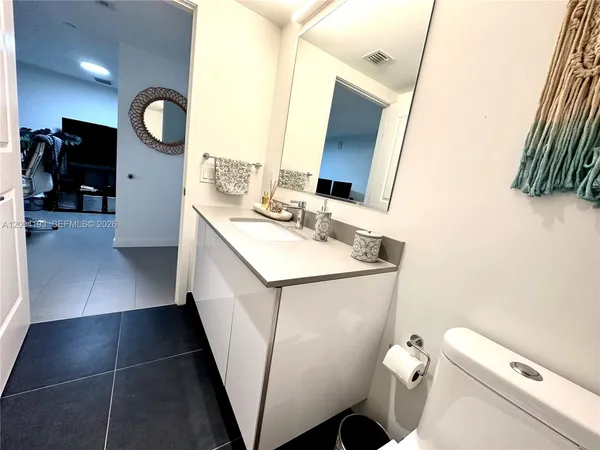 $3,350 | 1600 Northeast 1st Avenue, Unit 3412, Miami, FL 33132