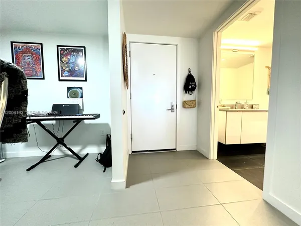 $3,350 | 1600 Northeast 1st Avenue, Unit 3412, Miami, FL 33132