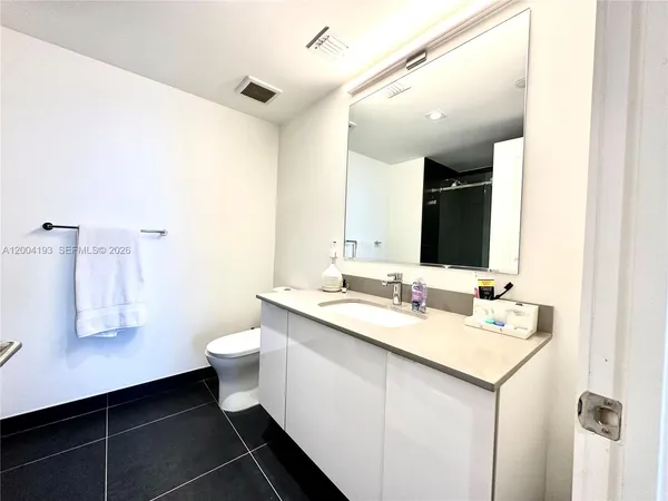 $3,350 | 1600 Northeast 1st Avenue, Unit 3412, Miami, FL 33132