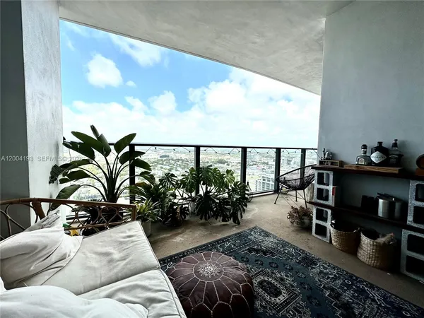 $3,350 | 1600 Northeast 1st Avenue, Unit 3412, Miami, FL 33132