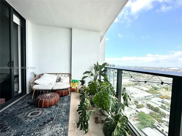 $3,350 | 1600 Northeast 1st Avenue, Unit 3412, Miami, FL 33132