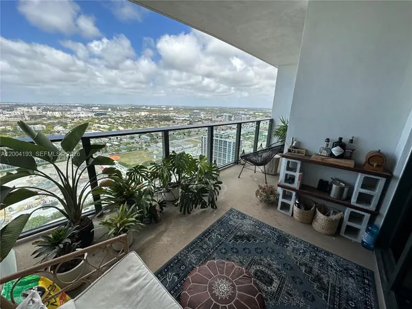 $3,350 | 1600 Northeast 1st Avenue, Unit 3412, Miami, FL 33132