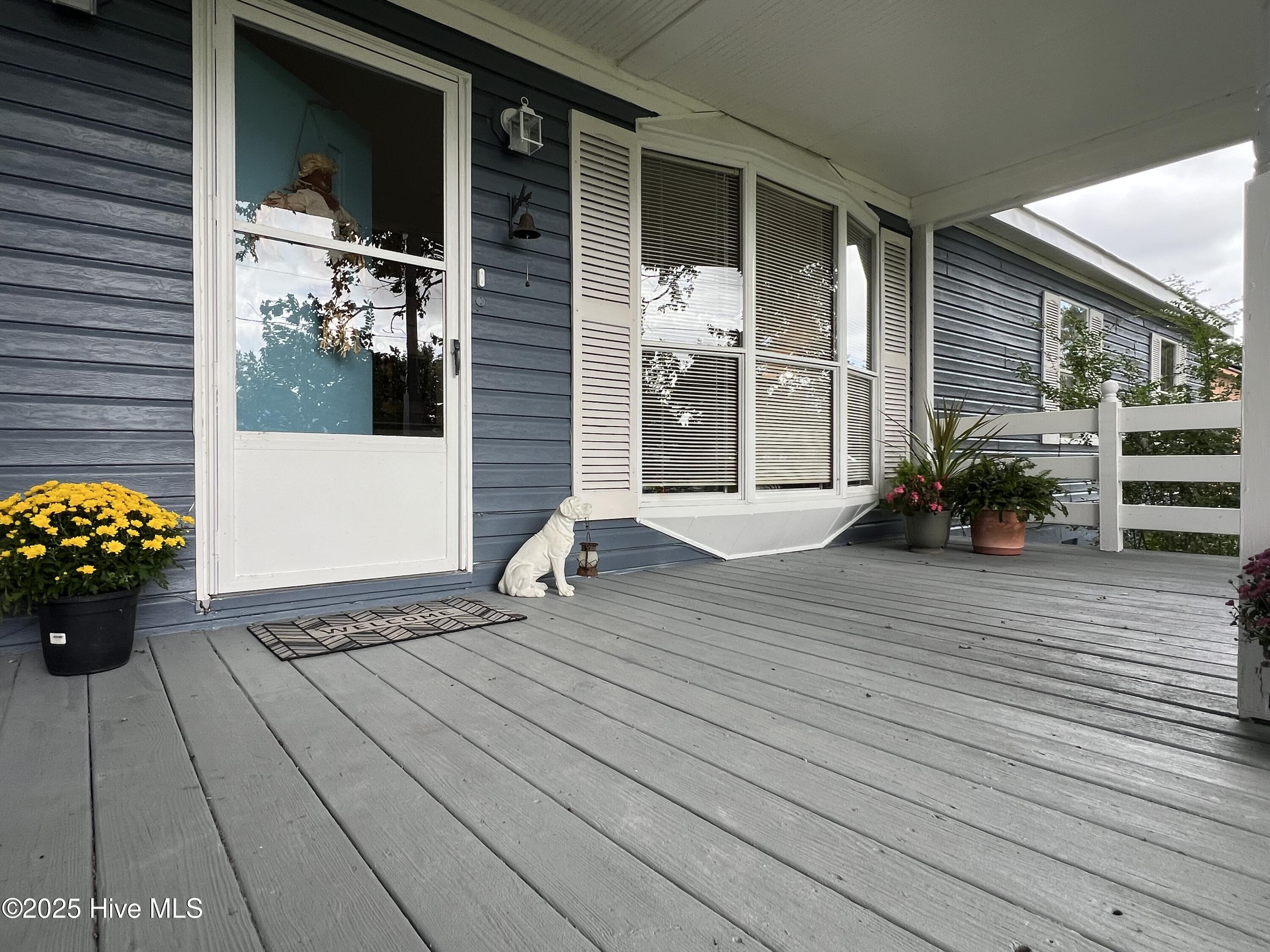 121 Bryan Road Knotts Island, NC 27950 - Photo 2 of 25 IMG_7244