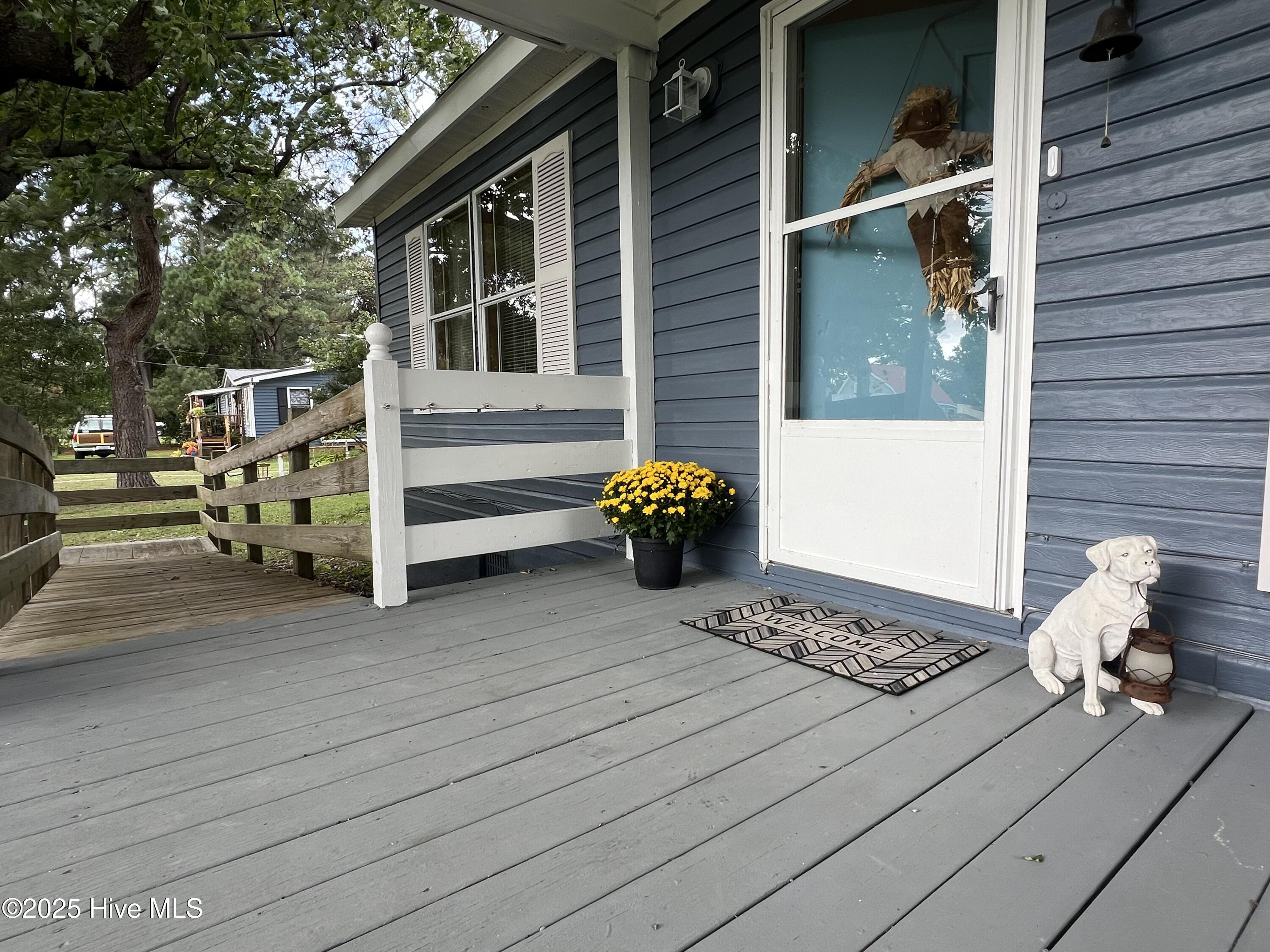 121 Bryan Road Knotts Island, NC 27950 - Photo 3 of 25 IMG_7245
