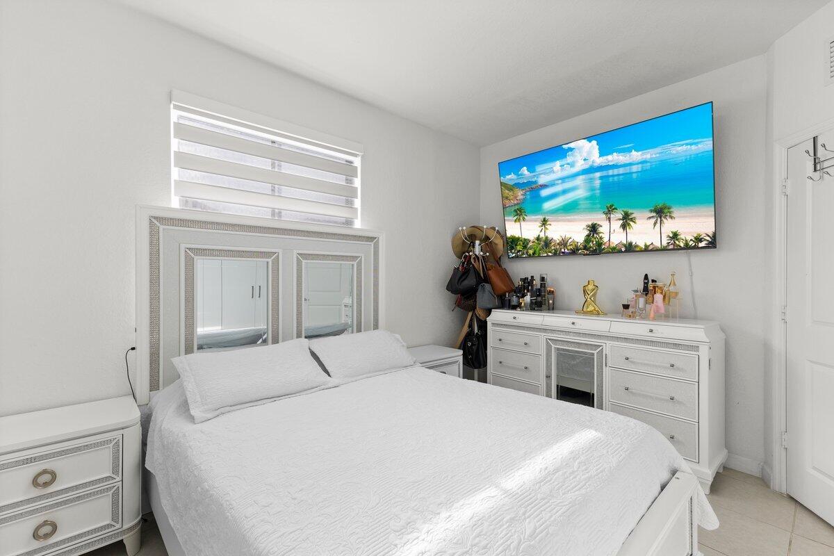 23426 Southwest 127th Place Homestead, FL 33032 - Photo 12 of 24 424A1213