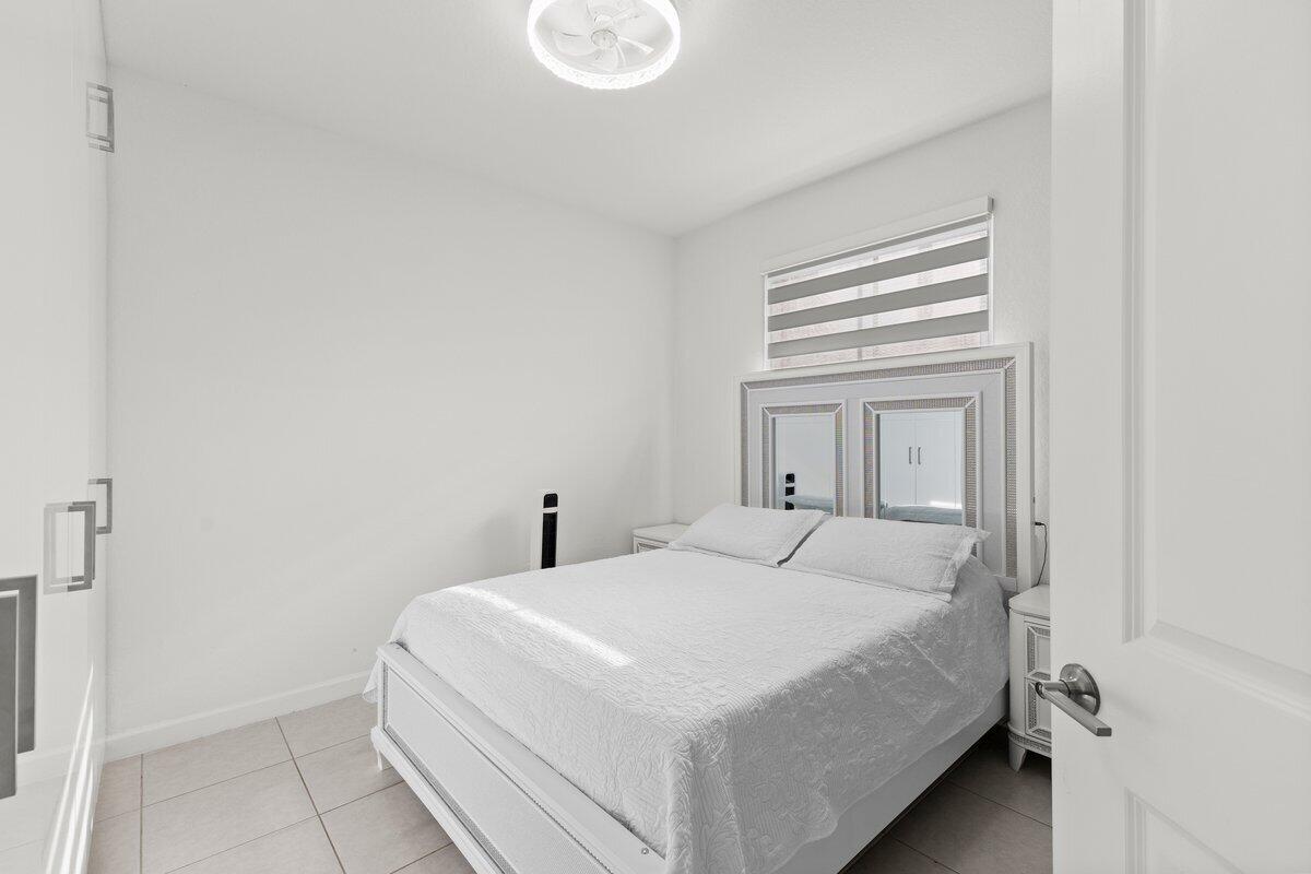 23426 Southwest 127th Place Homestead, FL 33032 - Photo 13 of 24 424A1218 (1)