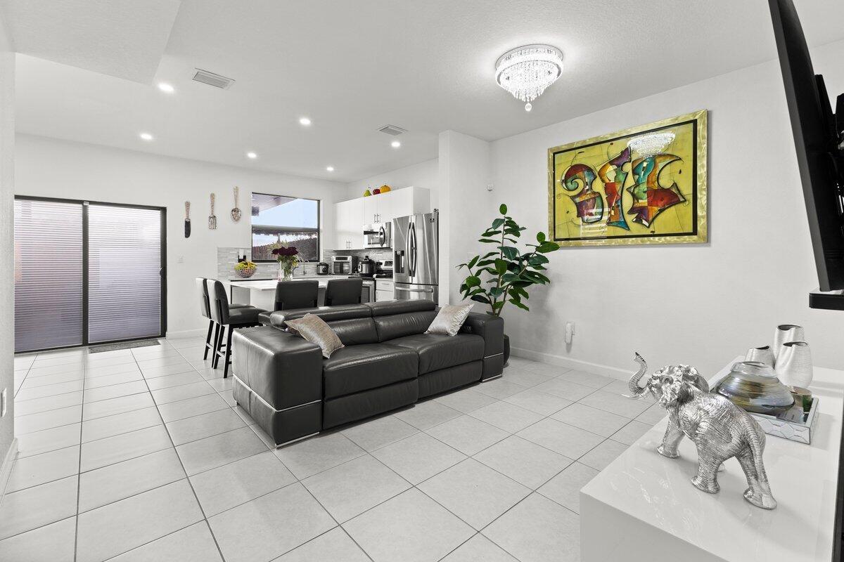 23426 Southwest 127th Place Homestead, FL 33032 - Photo 5 of 24 424A1238