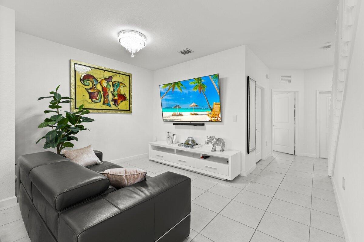 23426 Southwest 127th Place Homestead, FL 33032 - Photo 6 of 24 424A1248