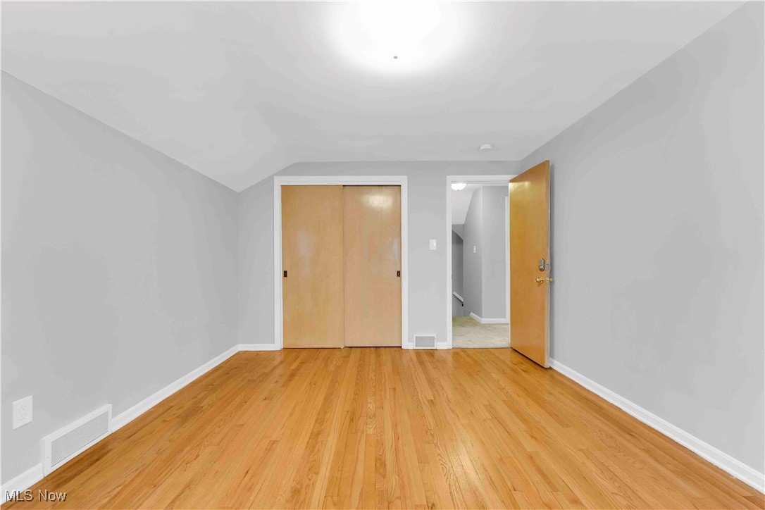 4887 Fairlawn Road Cleveland, OH 44124 - Photo 11 of 35 Gallery Image 11