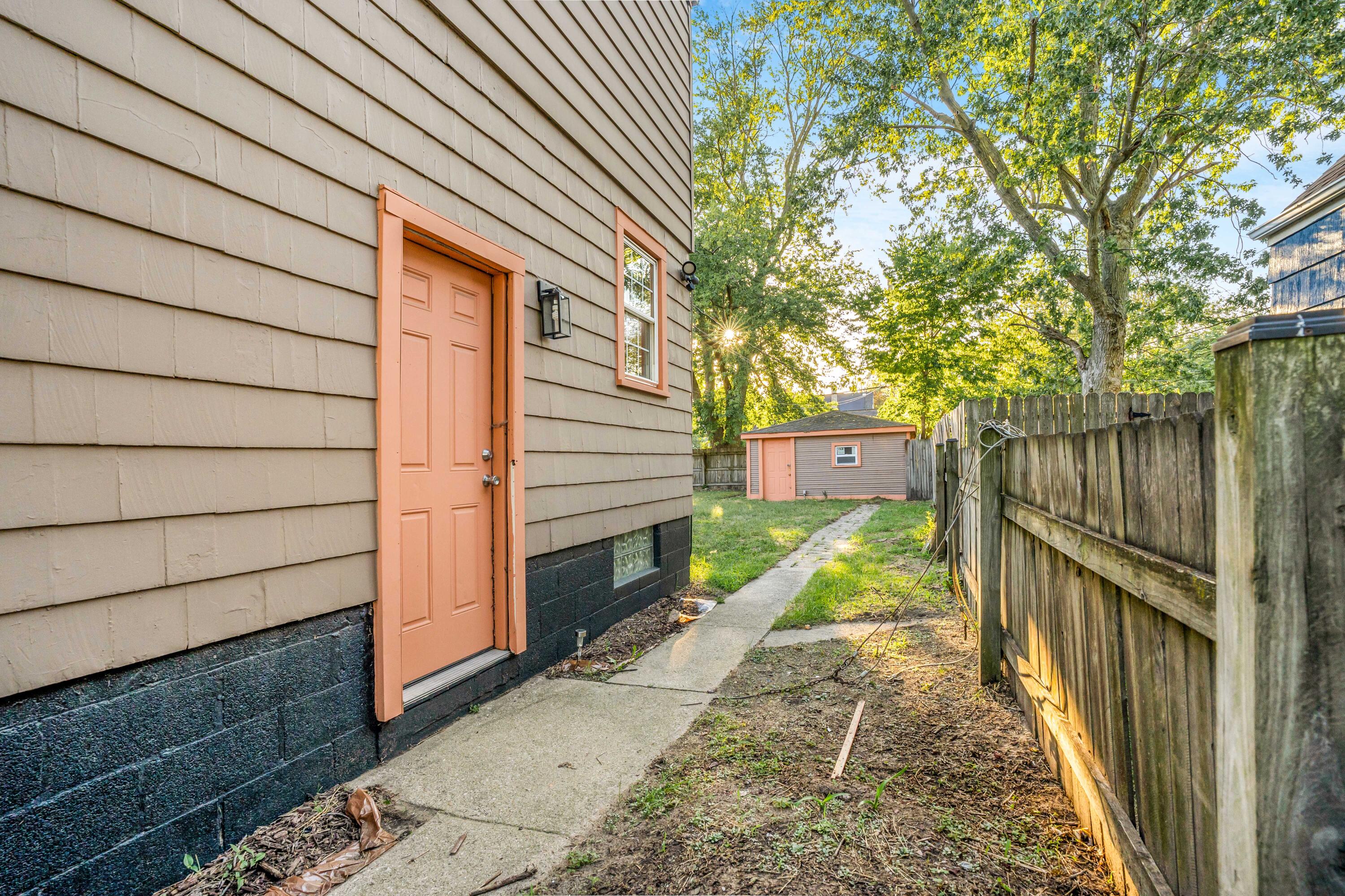 6734 Baring Avenue Hammond, IN 46324 - Photo 19 of 22 a view of entryway