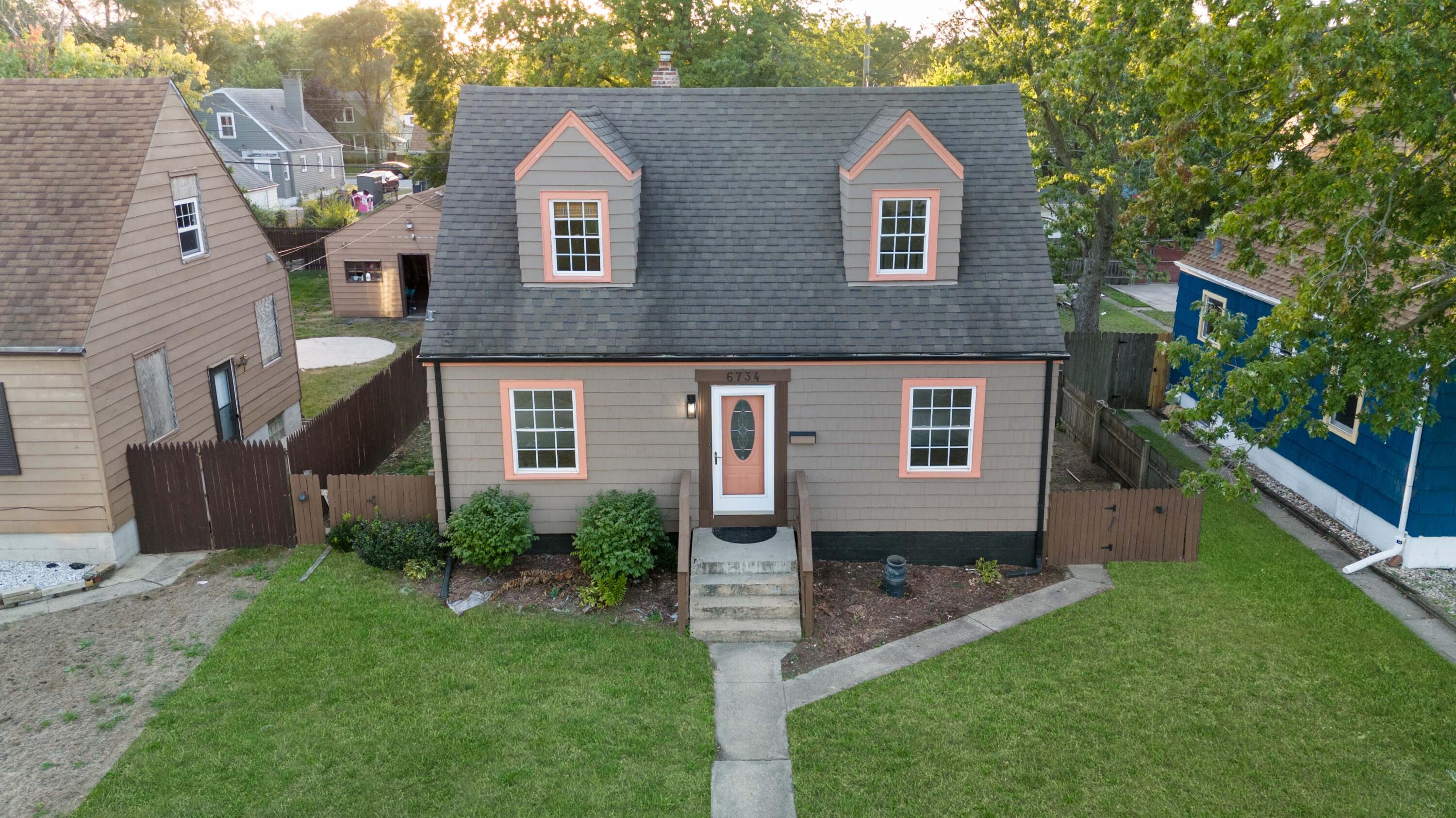 6734 Baring Avenue Hammond, IN 46324 - Photo 2 of 22 front view of house with a yard