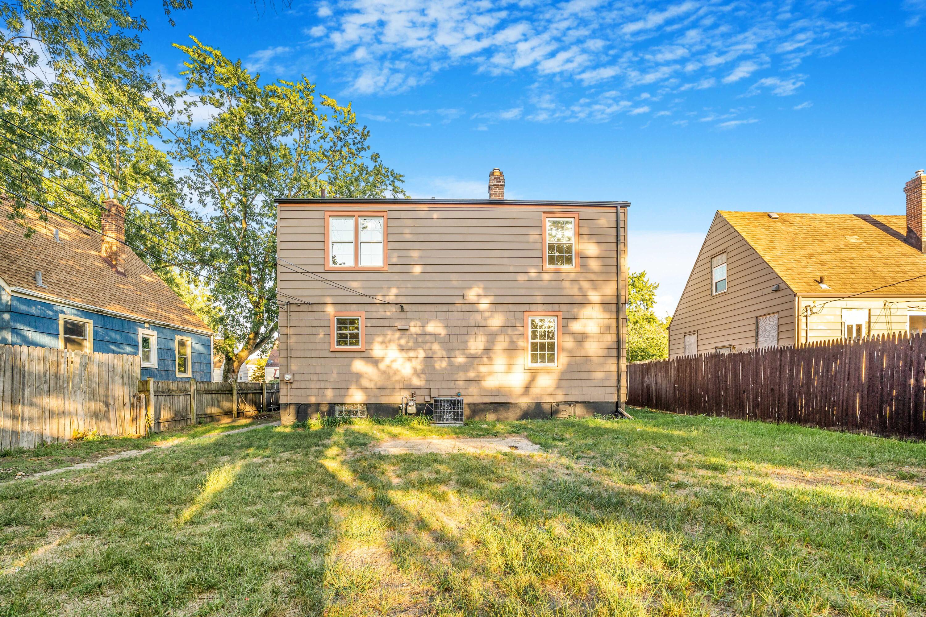 6734 Baring Avenue Hammond, IN 46324 - Photo 21 of 22 a view of backyard with a garden and plants