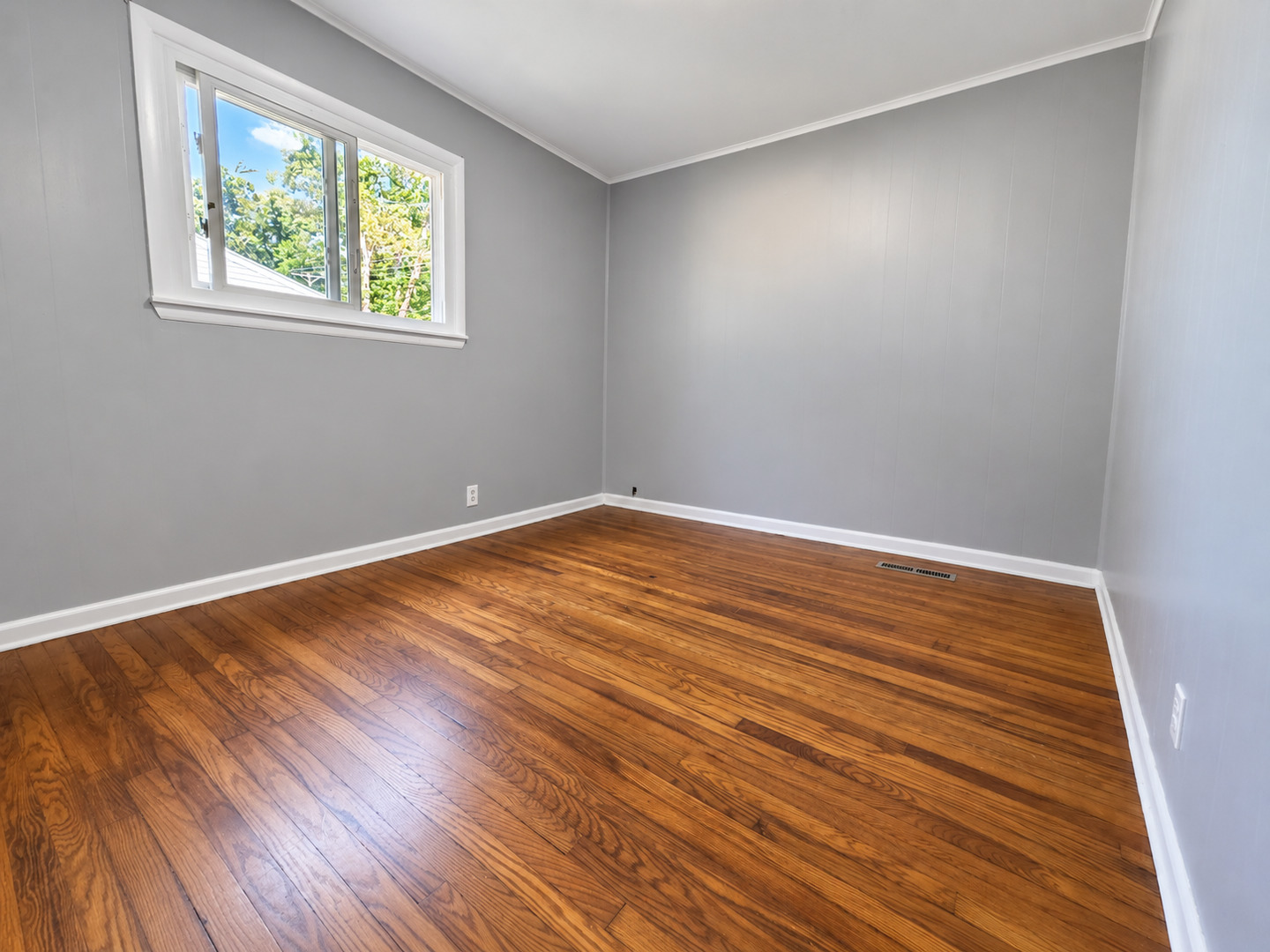 63 Sparrow Road Carpentersville, IL 60110 - Photo 5 of 9 Gallery Image 5