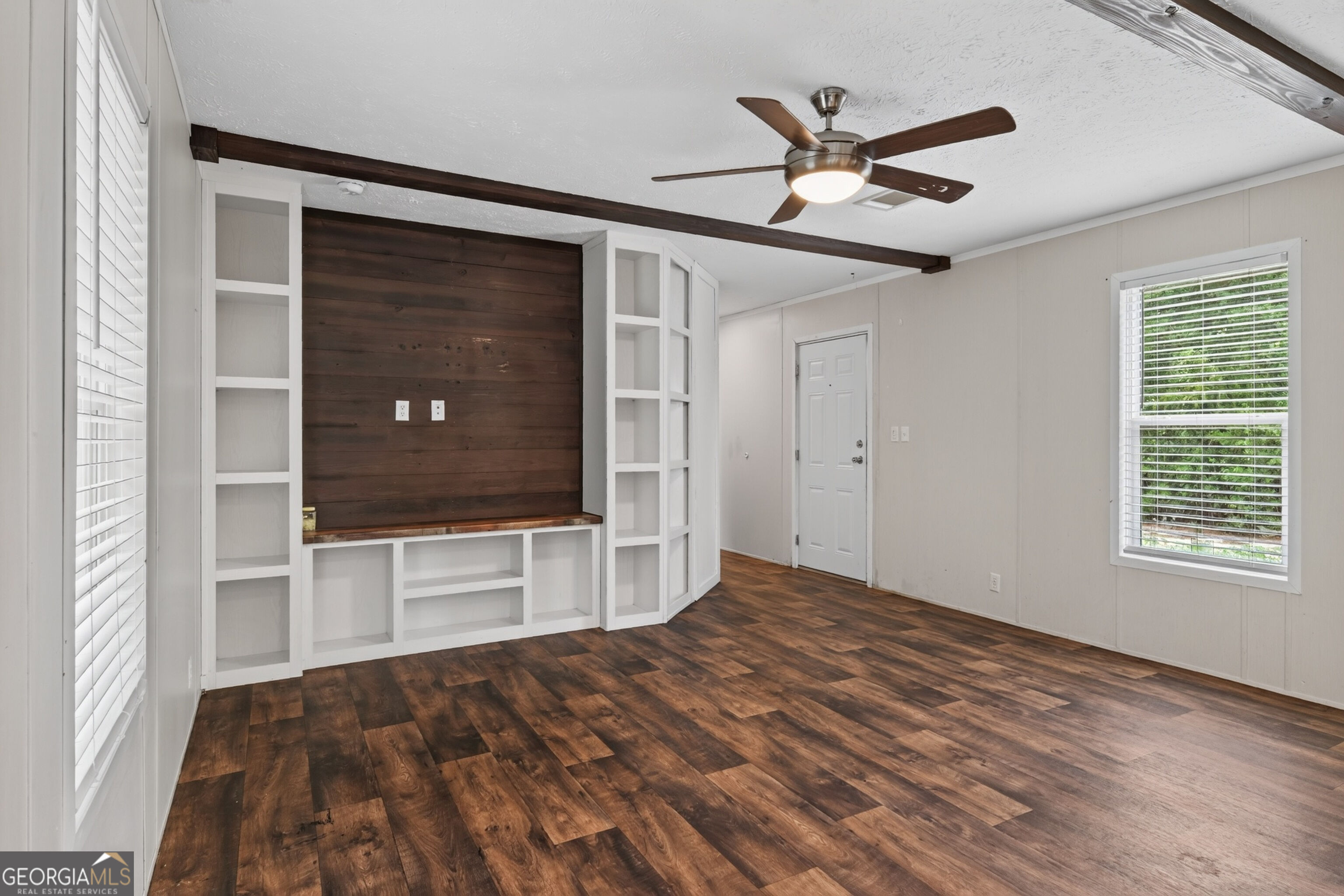 901 Joy Bluff Road Reidsville, GA 30453 - Photo 14 of 42 Matterport 3D Tour: https://my.matterport.com/show/?m=BquB9pKzPNf