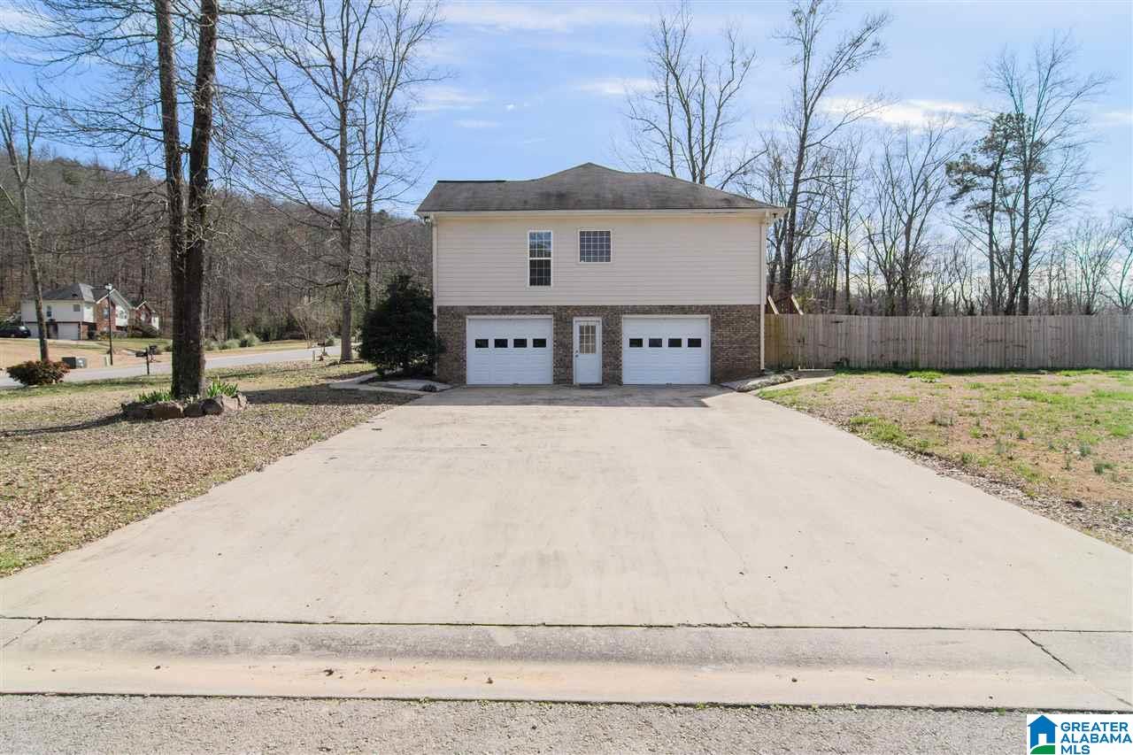 2012 Jarred Circle Leeds, AL 35094 - Photo 4 of 38
