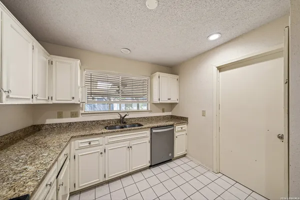 $1,950 | 10902 Grand Haven Drive, San Antonio, TX 78239