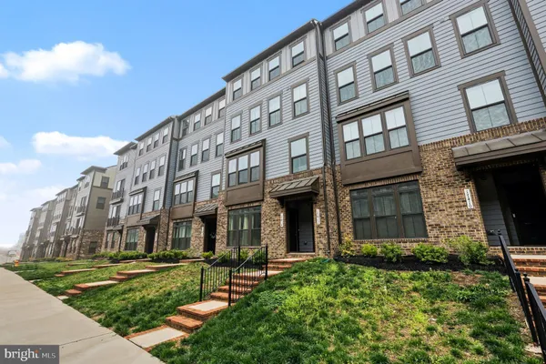 $3,200 | 17414 Southern Shrs Drive, Dumfries, VA 22026