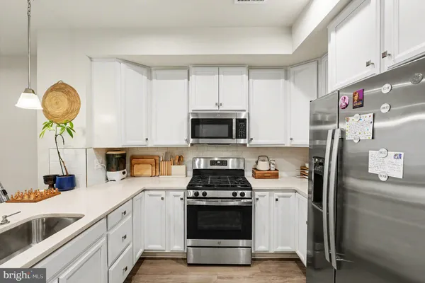 $3,200 | 17414 Southern Shrs Drive, Dumfries, VA 22026