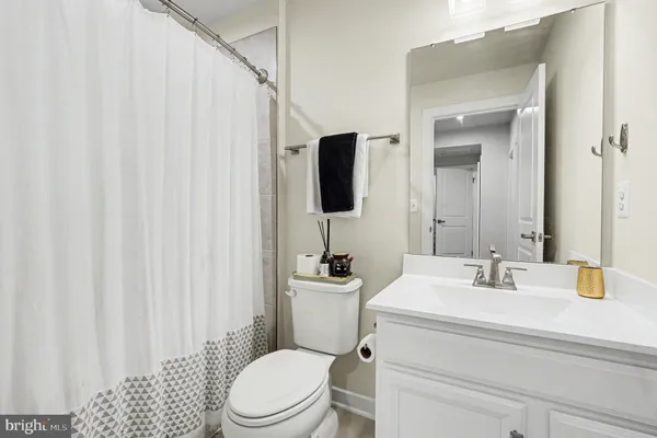 $3,200 | 17414 Southern Shrs Drive, Dumfries, VA 22026