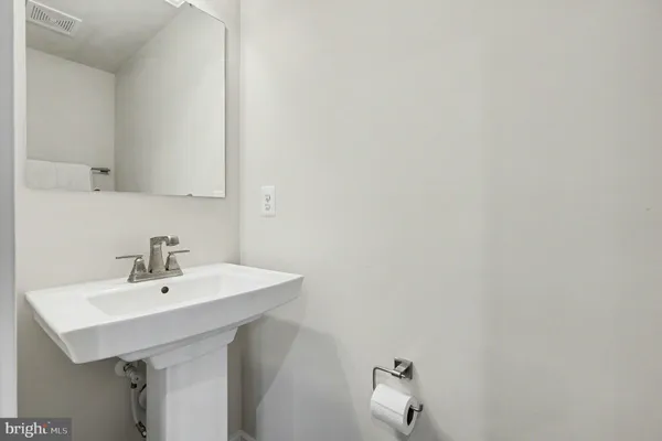 $3,200 | 17414 Southern Shrs Drive, Dumfries, VA 22026