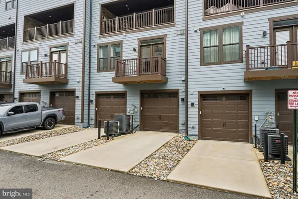 $3,200 | 17414 Southern Shrs Drive, Dumfries, VA 22026