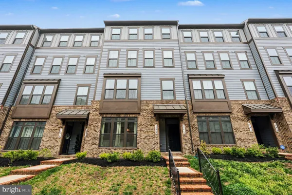 $3,200 | 17414 Southern Shrs Drive, Dumfries, VA 22026