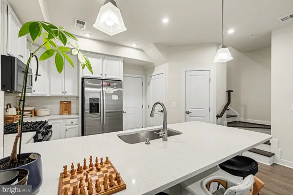 $3,200 | 17414 Southern Shrs Drive, Dumfries, VA 22026