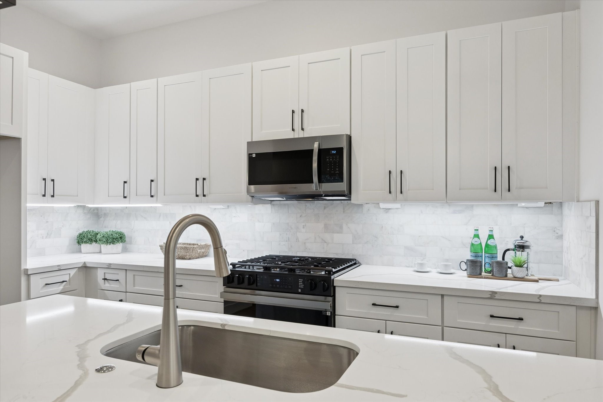 1850 West Tidwell Road Houston, TX 77091 - Photo 10 of 40 Photos represent homes within the community * not of actual home*