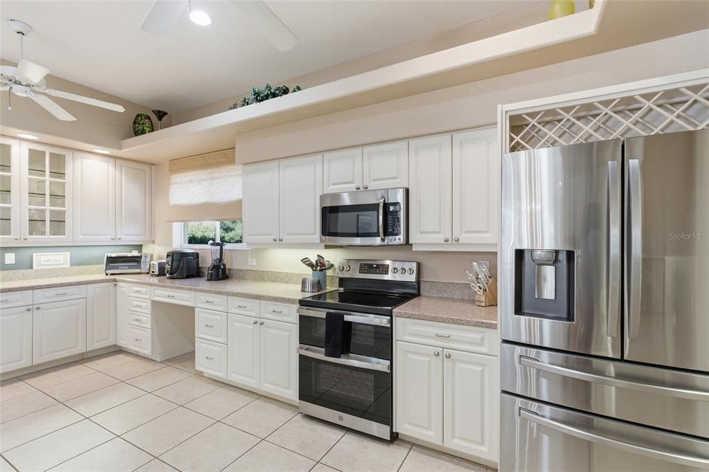 974 Rotonda Circle Rotonda West, FL 33947 - Photo 12 of 34