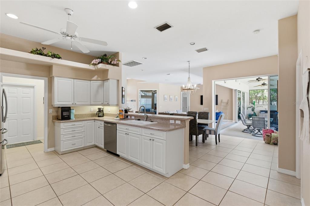 974 Rotonda Circle Rotonda West, FL 33947 - Photo 14 of 34
