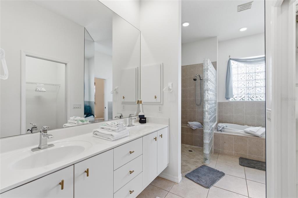 974 Rotonda Circle Rotonda West, FL 33947 - Photo 17 of 34