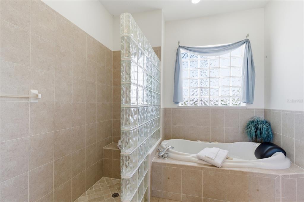 974 Rotonda Circle Rotonda West, FL 33947 - Photo 18 of 34