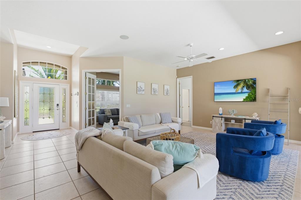 974 Rotonda Circle Rotonda West, FL 33947 - Photo 7 of 34
