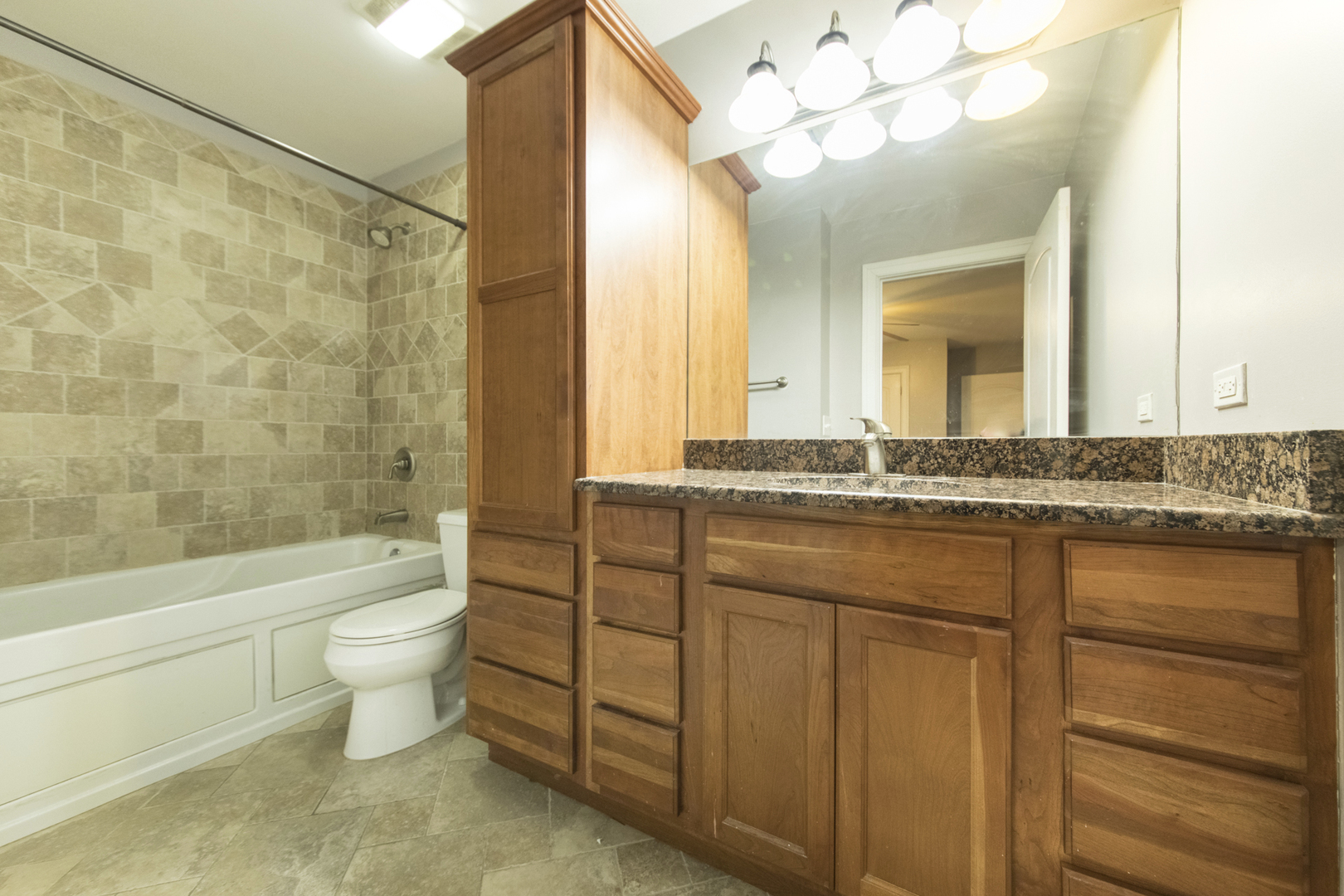 4920 North Ridgeway Avenue, Unit G Chicago, IL 60625 - Photo 8 of 15