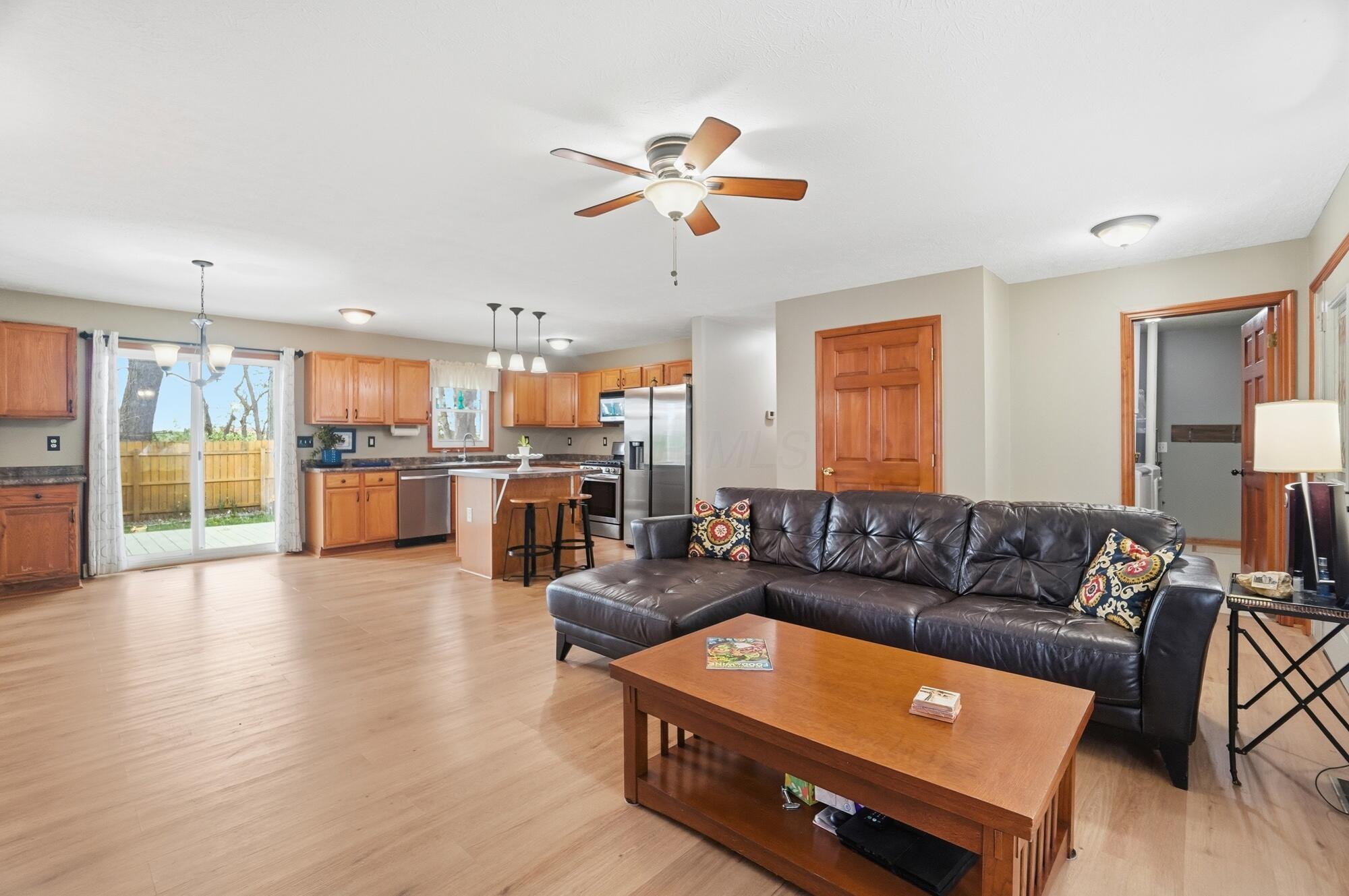 5014 Lee Road Ashville, OH 43103 - Photo 6 of 53 044