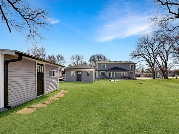 $465,000 | 4518 West Shore Drive, McHenry, IL 60050