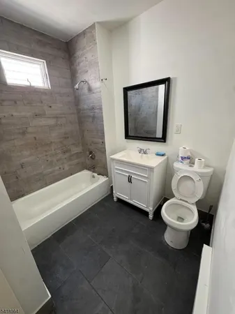 $2,000 | 149 Brookside Avenue, Unit 2, Irvington, NJ 07111