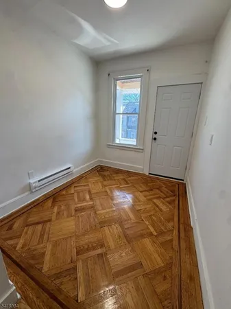 $1,900 | 149 Brookside Avenue, Unit 2, Irvington, NJ 07111