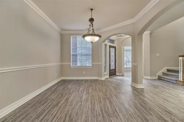 $565,000 | 7 Raindance Court, The Woodlands, TX 77385