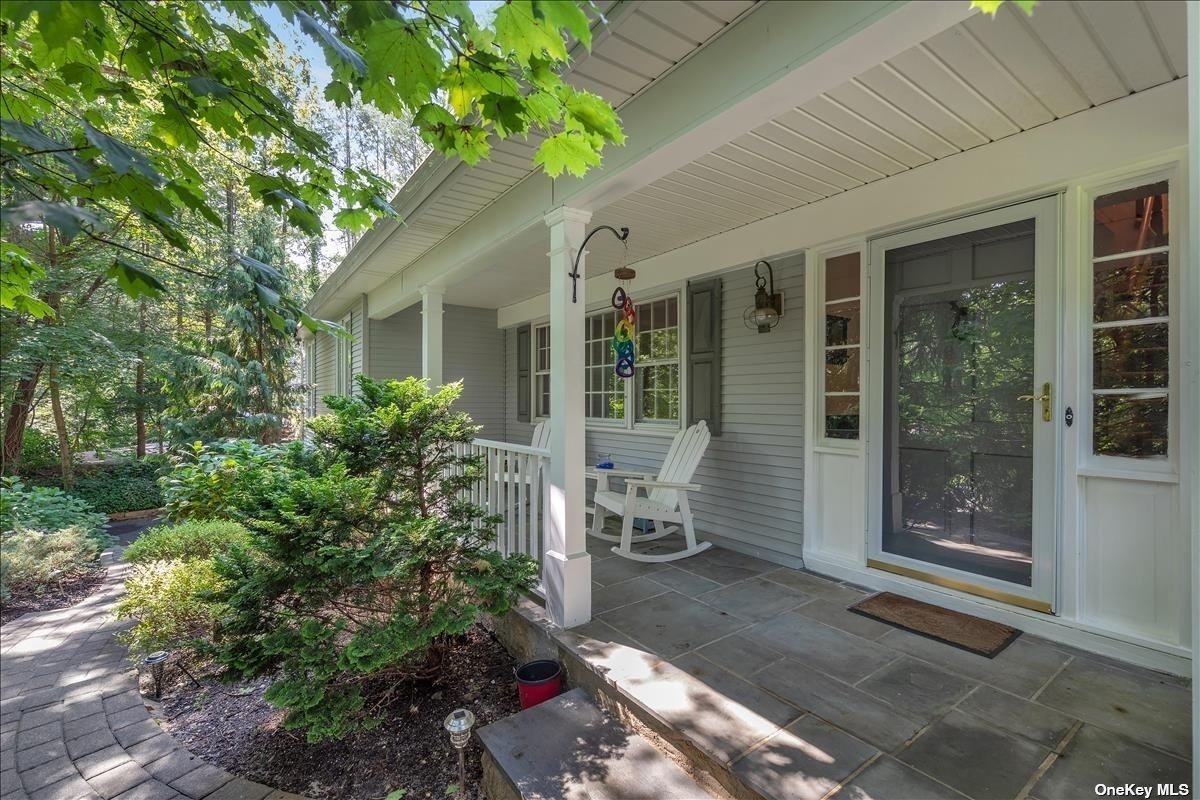 28 Cold Spring Hills Road Huntington, NY 11743 - Photo 1 of 1 Gallery Image 1
