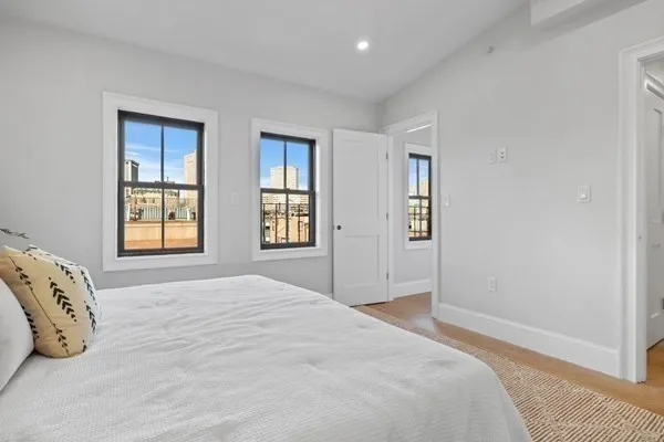 $2,465,000 | 667 Tremont Street, Unit 4, Boston, MA 02118