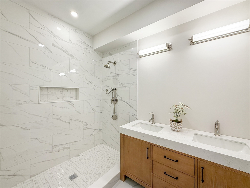 667 Tremont Street, Unit 4 Boston, MA 02118 - Photo 17 of 28